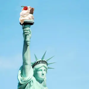 Статуя свободы с мороженым